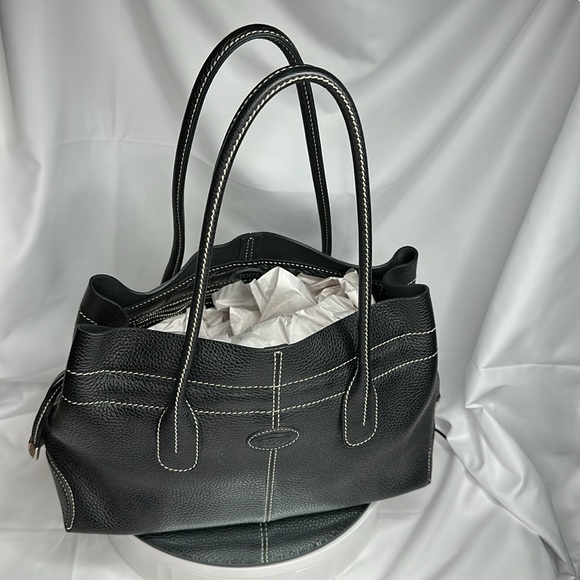 TOD'S BLACK LEATHER ICONIC PRINCESS DIANA SHOULDER BAG LIKE NEW ~EUC - Picture 17 of 17